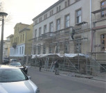 Fassade bei Beginn der Sanierung