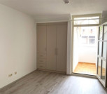 Innenansicht mit neuem Einbauschrank und Loggia