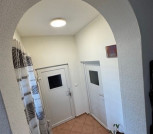 Durchgang zur Garage